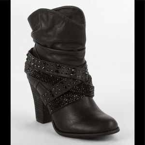 NOT RATED “SHORT CHANGE” BOOT NIB